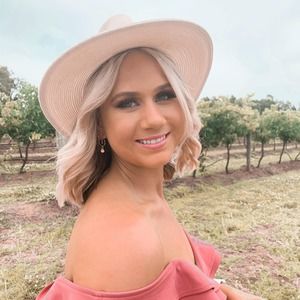 Meet your Posher, Ashleigh